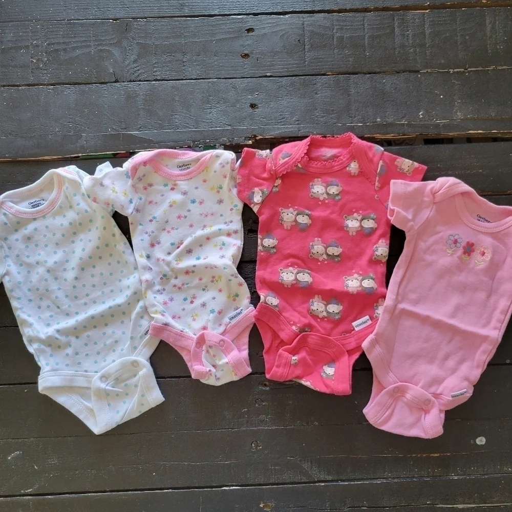 Onesies by Gerber NWOT Baby Girl Newborn Bundle Lot of 4 Short Sleeve Pink White